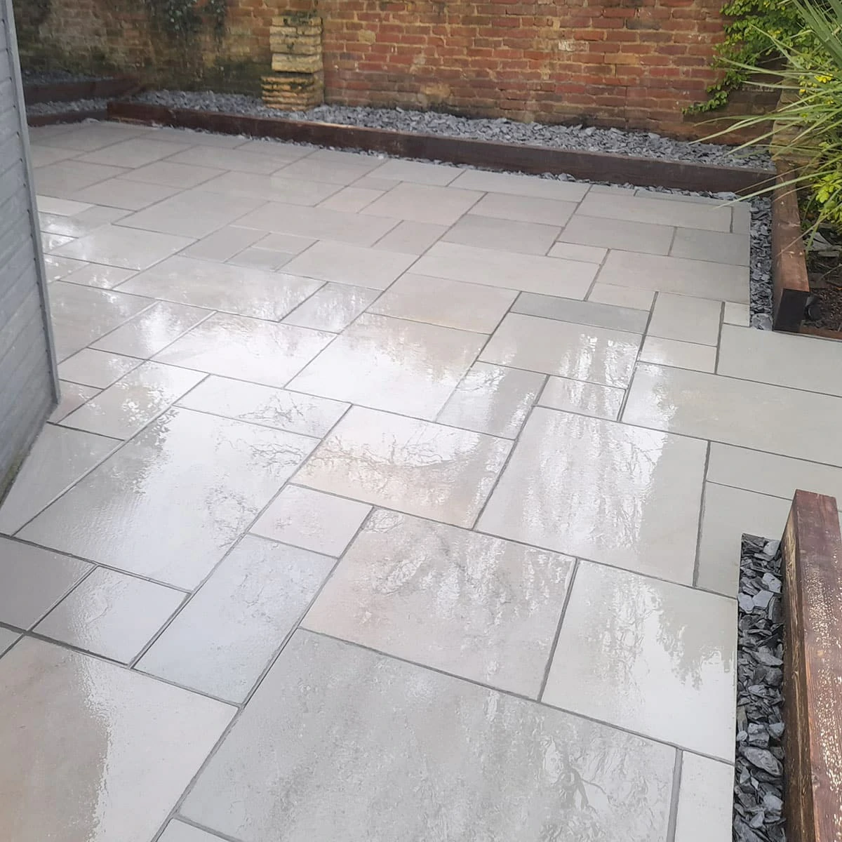 Kandla Grey Indian Sandstone Paving Slabs - Sawn &amp; Honed - Patio Kit - 20mm